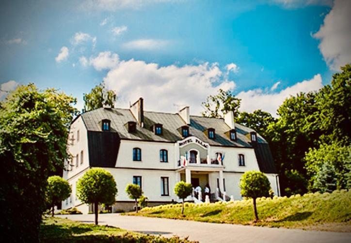 Hotel Palac W Myslecinku Bydgoszcz Bagian luar foto