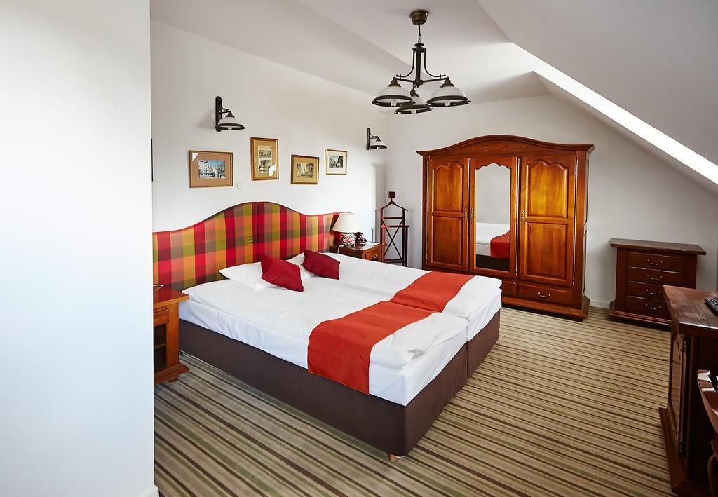 Hotel Palac W Myslecinku Bydgoszcz Bagian luar foto
