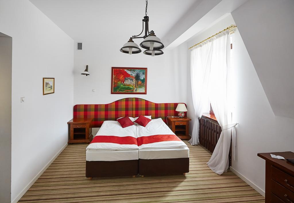 Hotel Palac W Myslecinku Bydgoszcz Bagian luar foto